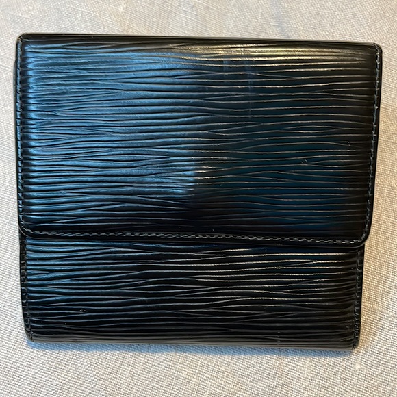 Louis Vuitton Epi Bifold - Unisex - Picture 7 of 9